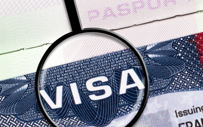 Xin visa và đặt khách sạn